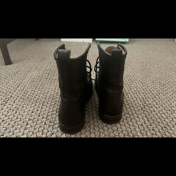Frye combat boots - size 8 - Picture 4 of 6